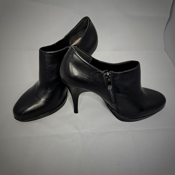 Vince Camuto Elvin Black Platform Booties - Picture 10 of 10